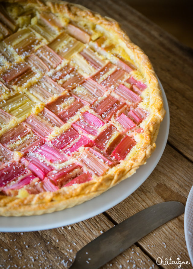 Tarte à La Rhubarbe Et Noix De Coco - Dessert Gourmand