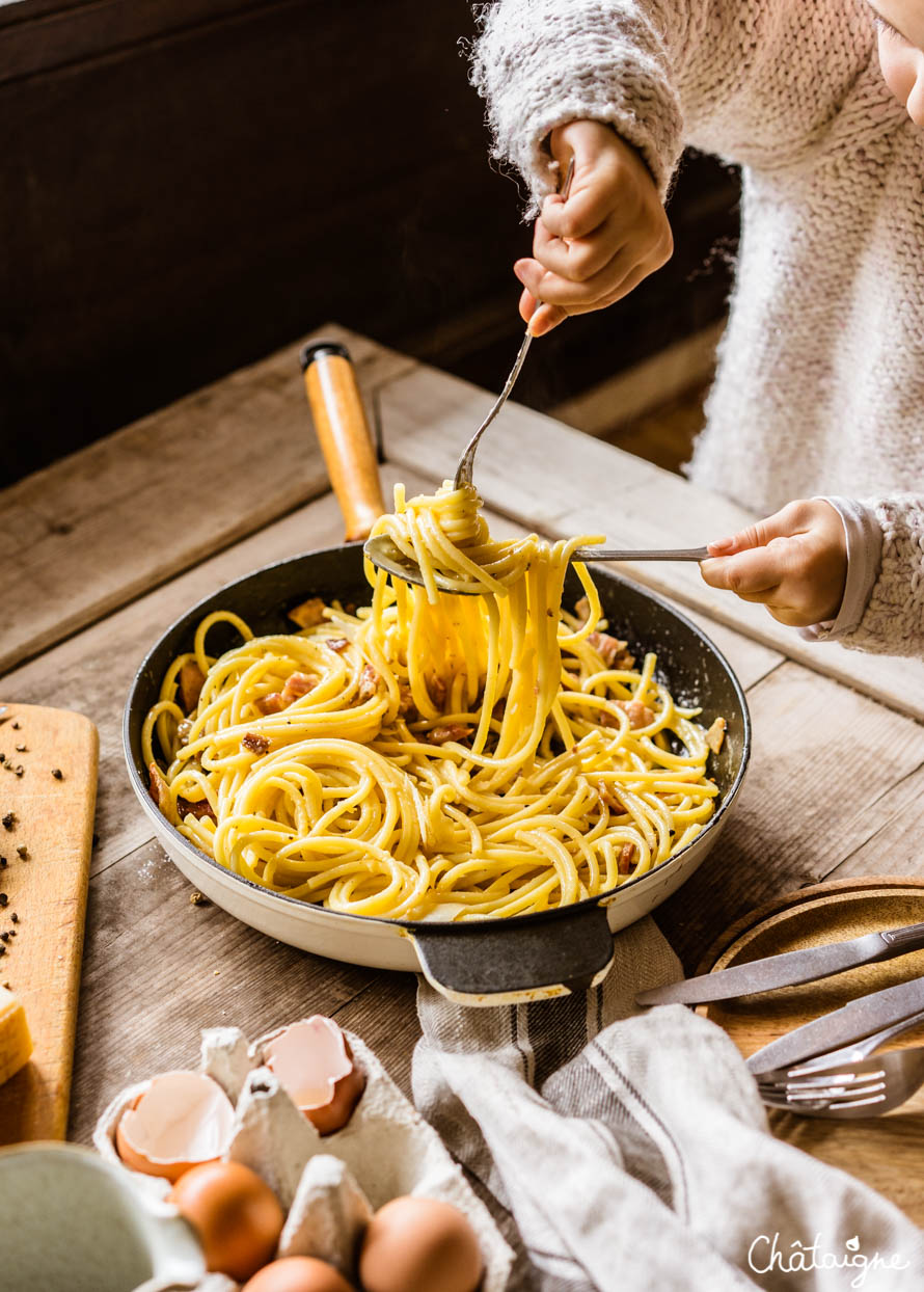 Spaghettis carbonara : la recette italienne sans crème ! : Recette de  Spaghettis carbonara : la recette italienne sans crème !